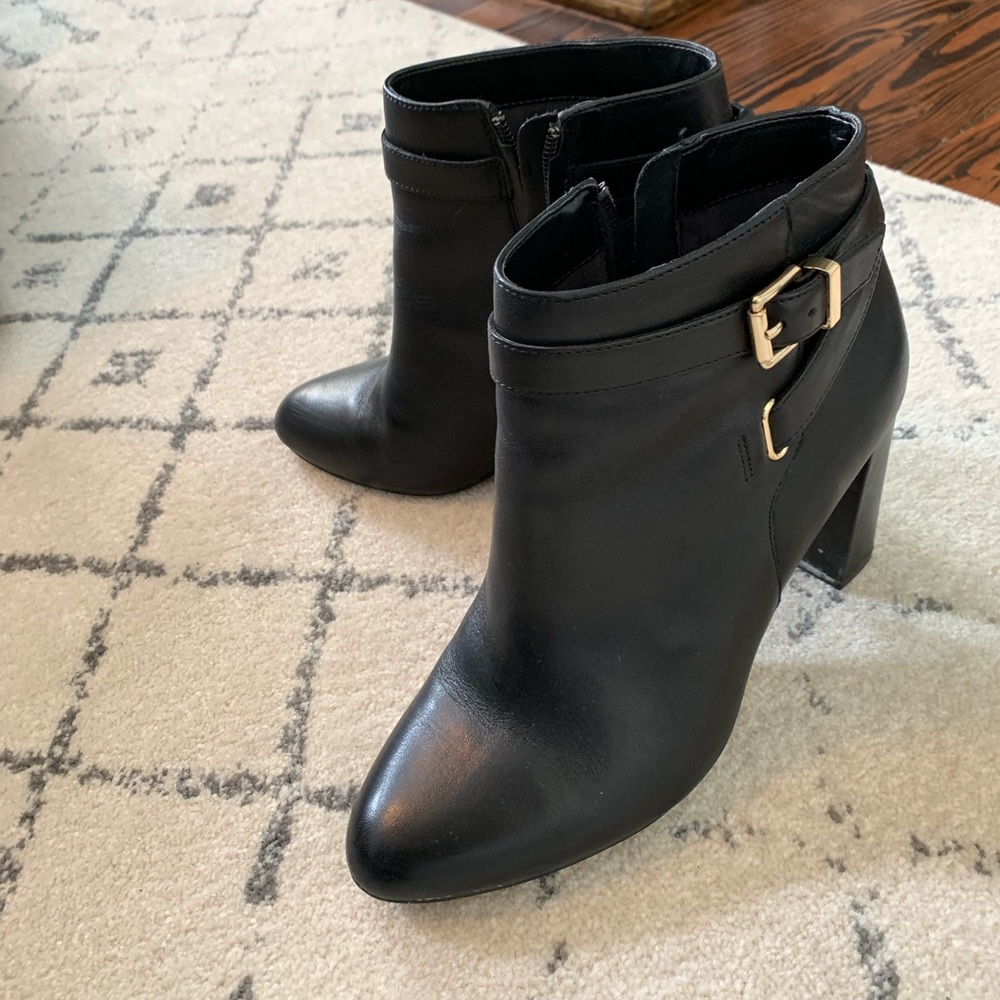 BR Black Heeled Leather Bootie